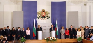 Министрите на Орешарски предадоха властта