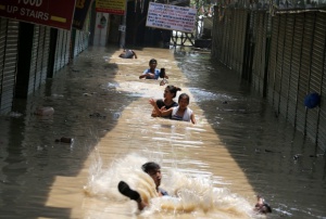 Дъждовният сезон в Индия отнема десетки животи