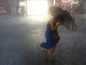 Буря блокира летището в Истанбул