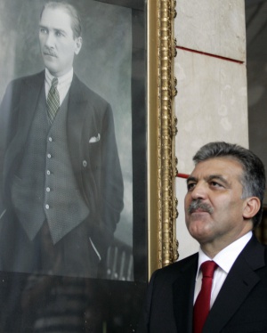 Абдула Гюл се връща в партията на Ердоган