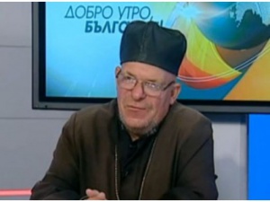 Отец Гелеменов: В България е пълно с вампири
