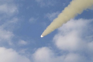 Северна Корея изстреля три ракети с малък обсег