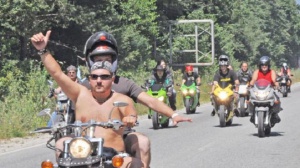 Мотористи: Вън камионите от пътя през почивните дни