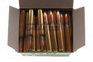 Откриха 31 000 патрона в леглото на турски тираджия