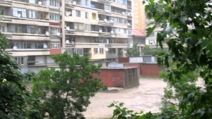 Пороен дъжд наводни Сливен