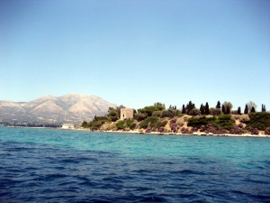 Продават гръцки остров за 15 млн евро