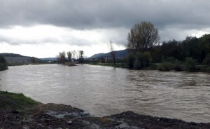 Река Топчийска наводни 5 къщи в село Каменово