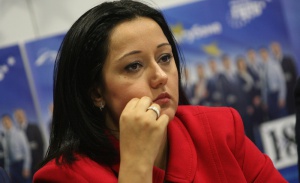 Павлова: От служебния кабинет очакваме провеждането на честни избори