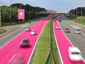 Розови ленти "Само за жени" предлагат автомобилни застрахователи