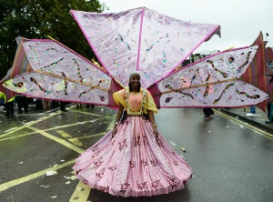 Трима са намушкани с нож на карнавала в "Нотинг хил"