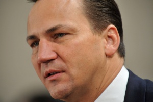 Полският външен министър определи ситуацията в Украйна като „война“