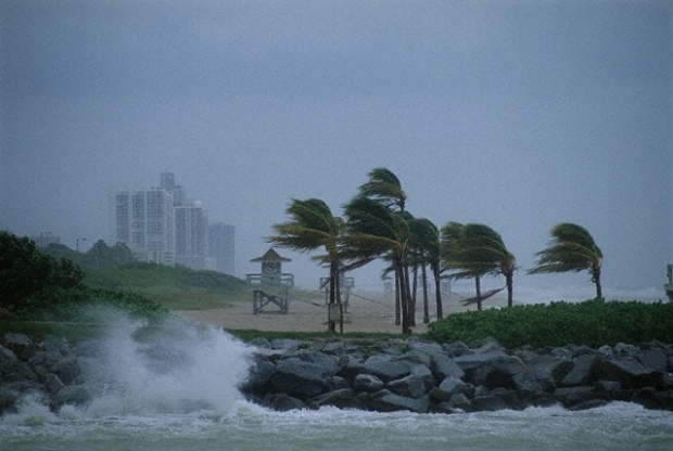 Ураган от Пасифика набира сила