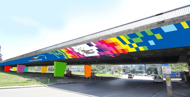 Оцветяват моста на 4-и км в цветовете на дъгата (снимки)