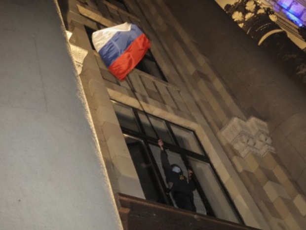 Бунтовници са превзели Новоазовск и приближават Мариупол