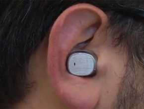 Motorola Hint е Bluetooth слушалка, която се побира в ухото