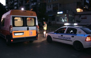 Четирима с опасност за живота след катастрофи