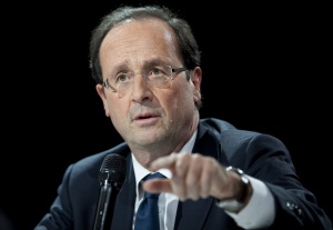 62% от французите искат оставка на президента Оланд