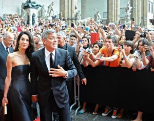 Младоженецът Клуни с награда за хуманитарна дейност