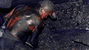 Ефективен протест: Работниците от мина "Черно море" остават под земята