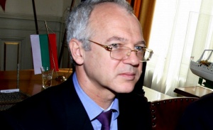 Работодателите: Неадекватно е минималната заплата да стане 400 лв.