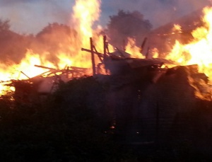 Пожар в Ракитово унищожи части от къщи и стопански постройки