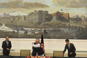 Афганистан остана с един президент