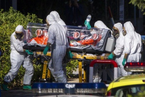 Експерти: Заплаха от ебола грози целия свят