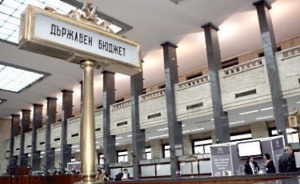 Нов дълг от 5 млрд. лв. спасява бюджета