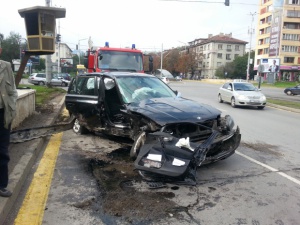 Двама с опасност за живота при катастрофа във Варна