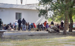 Задържаха 30 бежанци в ж.к. “Дружба”-2