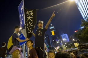 Размириците в Хонконг оставиха над 50 пострадали