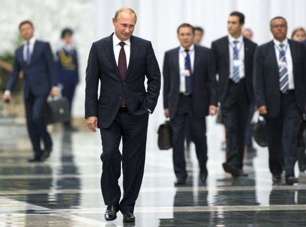 Докато НАТО пие шампанско, Путин диктува хода на събитията