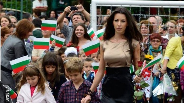 Българска учителка смая Фейсбук с красота