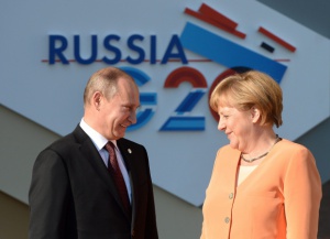 Путин и Меркел дискутираха кризата в Украйна