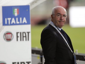 Наказаха шефа на италианския футбол заради расизъм