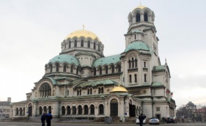 Връчиха акт за собственост на патриаршеската катедрала
