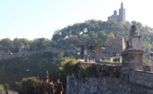 Откриха масивни златни бижута до Царевец