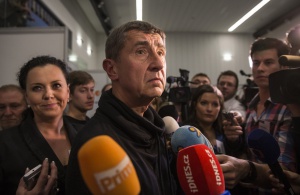 Социалдемократите в Чехия печелят в първия тур на вота за Сената