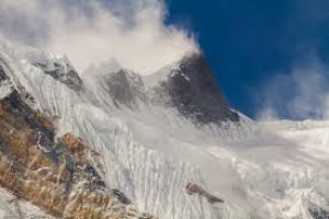 Снежен ад отне 21 живота в Непал