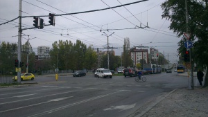 Сблъсък на маршрутка и трамвай прати три жени в болница