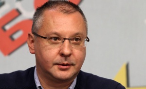 Станишев сам ще настоява ЕП да свали имунитета му