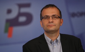 ГЕРБ не трябва да преговаря с БСП и ДПС, смята Мартин Димитров