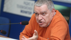 Проф. Константинов: Чака ни правителство на малцинството с коалиция
