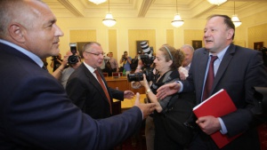 Борисов и Миков преговарят в парламента