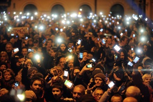 Над 10 хил. унгарци на протест срещу данък върху интернет