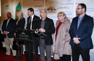 "Атака" иска в НС да звучи само българският химн