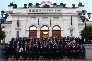 Депутатите заседават отново в сряда