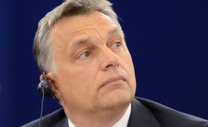 Орбан изтегли спорния проектозакон за данък върху интернет