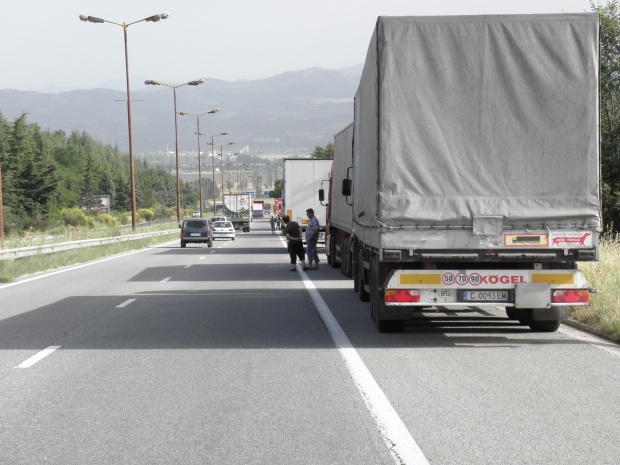 Мъже с неустановена самоличност изскочиха от камион в Шумен