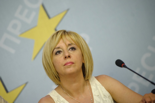 Манолова призова ДПС да оттегли Бат Сали